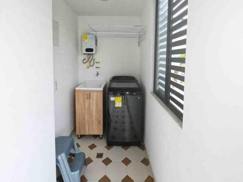 Apartamento New Apto In Convenient Location With Parking