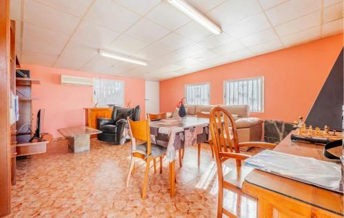 Nice Home In Tortosa With Kitchen