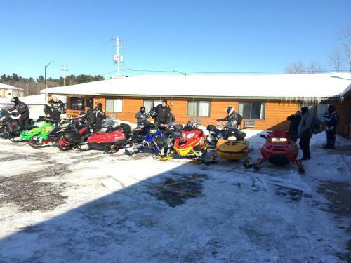 Hotel Northwoods Inn & Suites