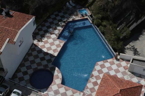 Apartamento, C�modo, Con Vista, Balc�n Y Piscina.