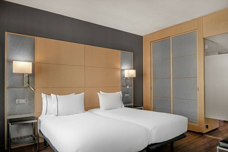 AC Hotel Victoria Suites By Marriott