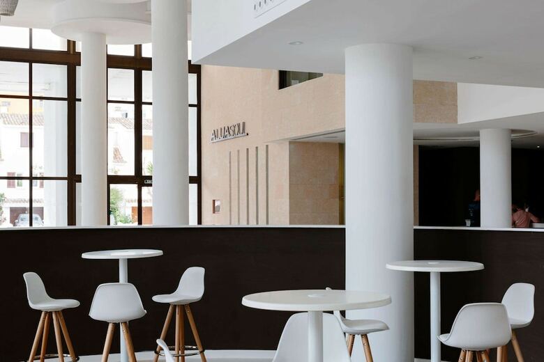 Hotel Marina Delfin Verde