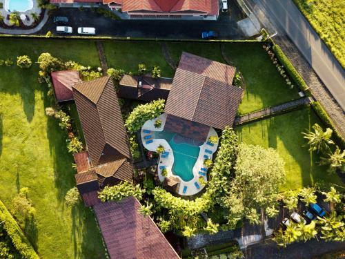 Hostal Arenal Backpackers Resort