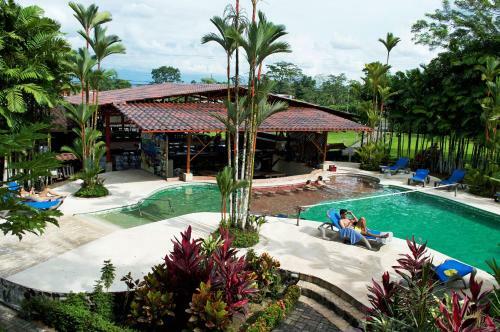Hostal Arenal Backpackers Resort