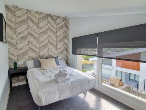 Beach House With Swimming Pool