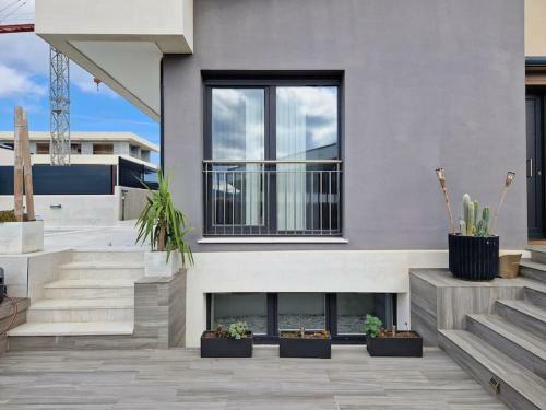 Beach House With Swimming Pool