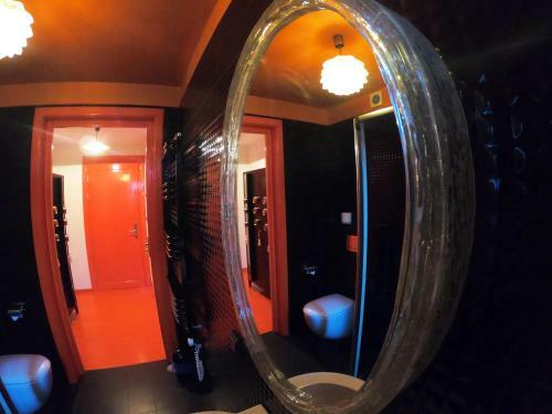 Hostal Lalala Arthotel & Wine Bar