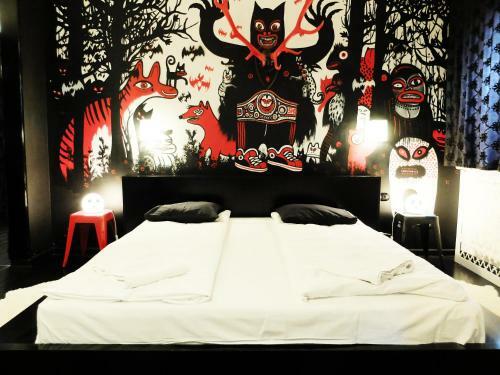 Hostal Lalala Arthotel & Wine Bar