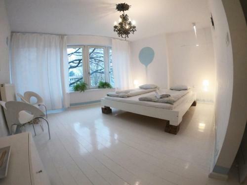 Hostal Lalala Arthotel & Wine Bar
