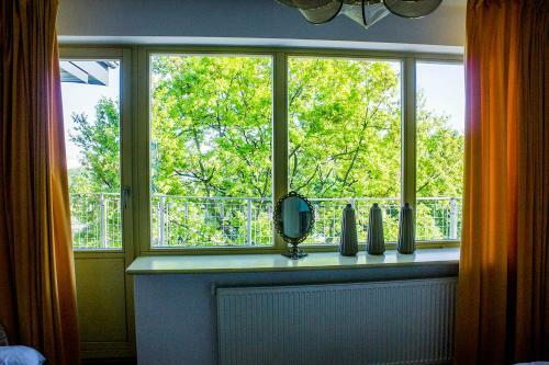 Hostal Lalala Arthotel & Wine Bar