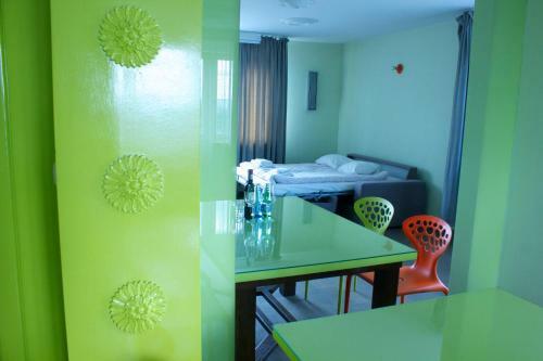 Hostal Lalala Arthotel & Wine Bar