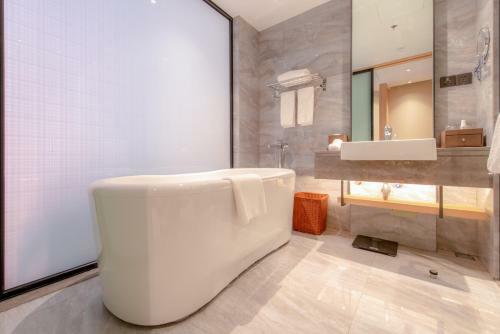 Hotel Grand Metropark Resort Yangcheng Suzhou