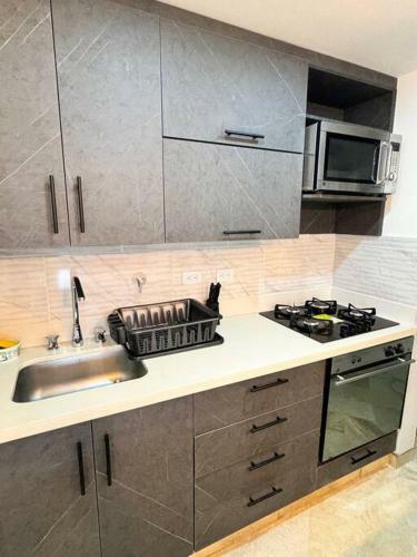 Apartamento En Laureles Con Balc�n