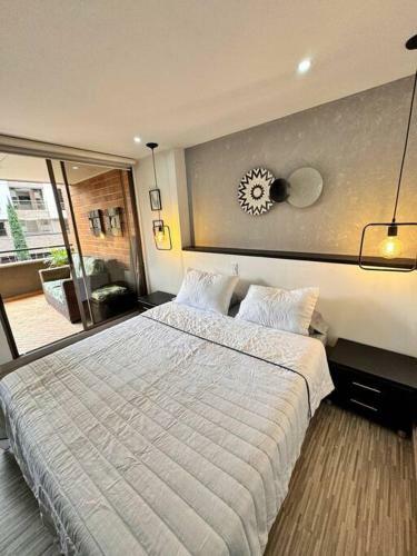 Apartamento En Laureles Con Balc�n