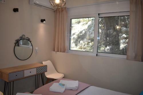 Hostal Voukelari Rooms