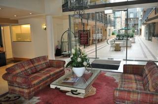 Metropole Hotel Apartments
