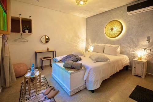 Hostal Riad Miel & Une Nuit