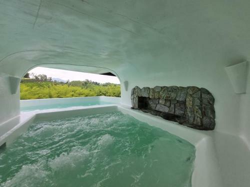 Maranatha. Grotto & Boutique+hydrotherapy