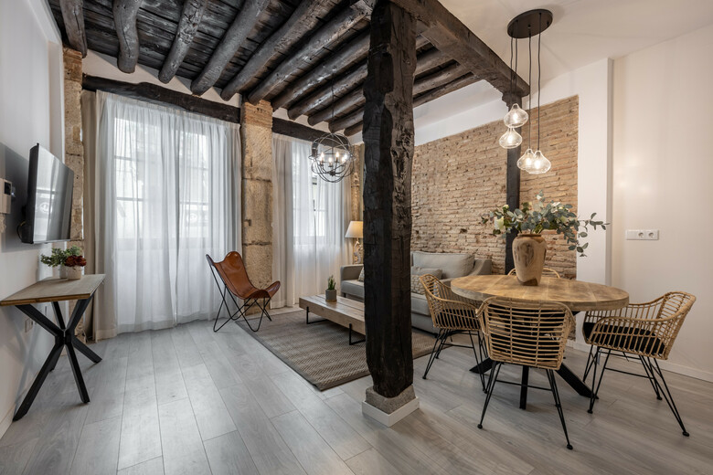 Apartamentos Puerta Elvira Suites 3000