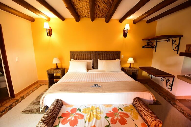 Hotel Campanario De La Villa