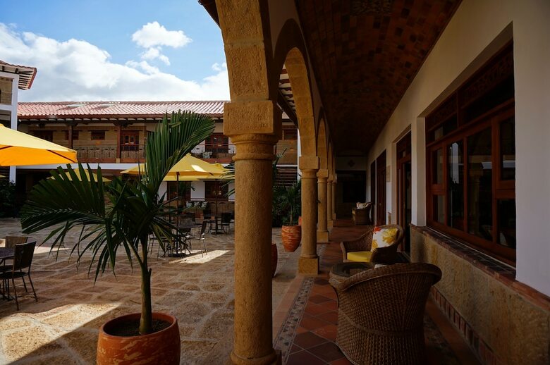 Hotel Campanario De La Villa