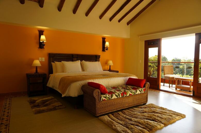 Hotel Campanario De La Villa