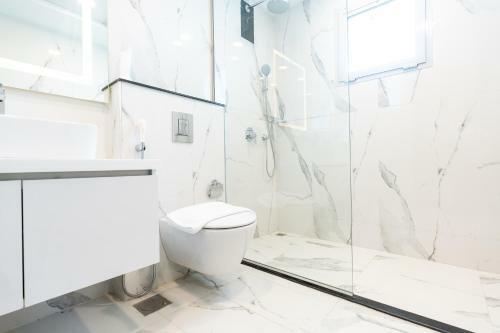 S Plaza Suites Hotel