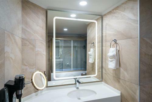 Hotel Ramada Plaza By Wyndham Silivri