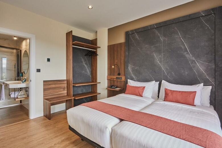 Apartamentos Silken Fontibre Iberia & Spa