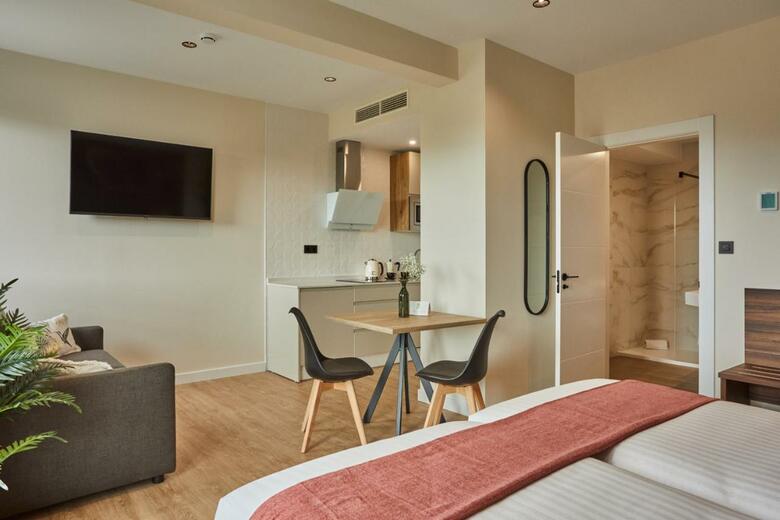 Apartamentos Silken Fontibre Iberia & Spa