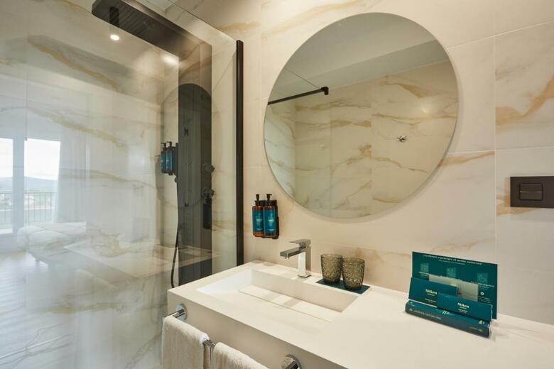 Apartamentos Silken Fontibre Iberia & Spa