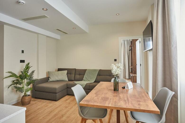 Apartamentos Silken Fontibre Iberia & Spa