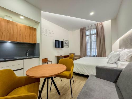 Apartamento Torreluz Suites