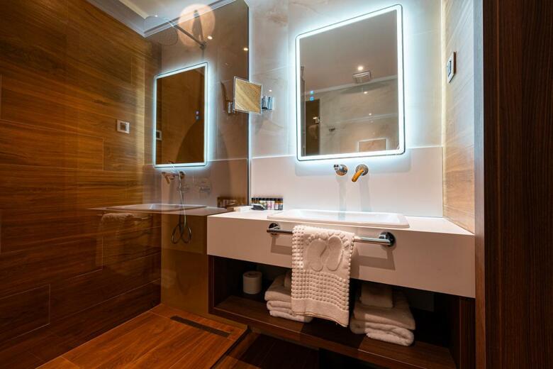 Hotel De'andros Virpazar
