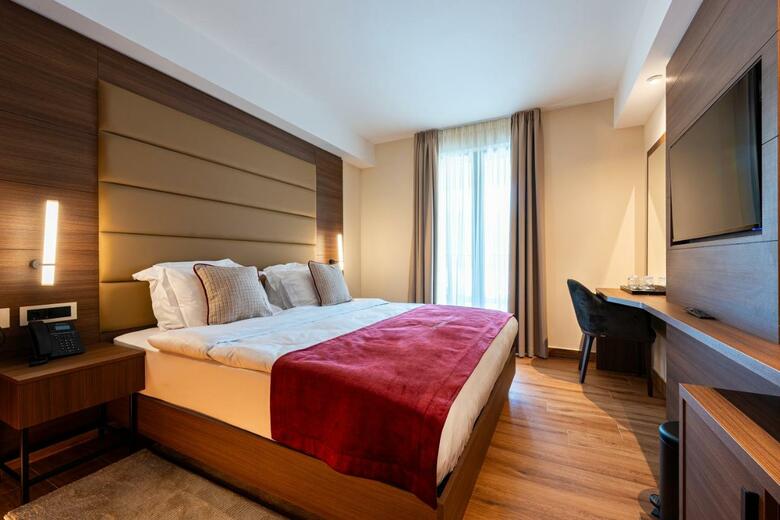 Hotel De'andros Virpazar