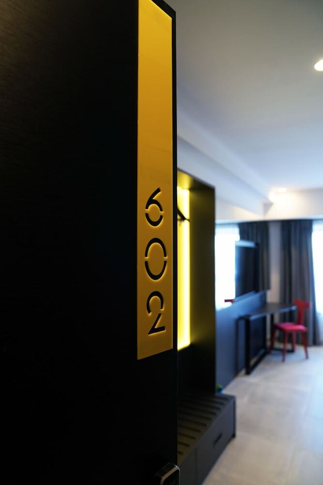 So City Hotel Adults Only