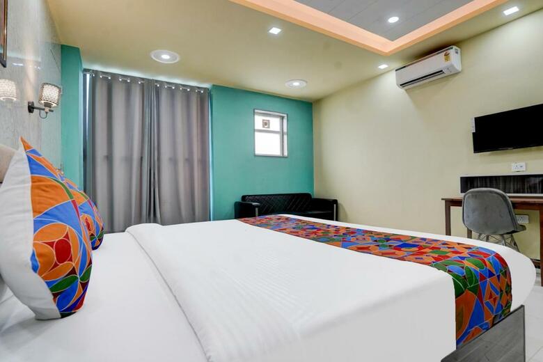 Fabhotel Sky