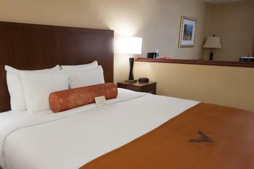 Hotel Phoenix Inn Suites Salem