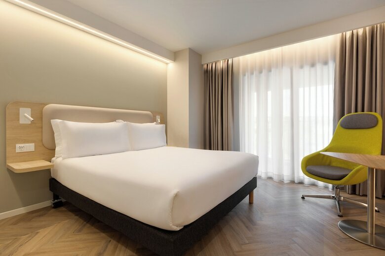 Holiday Inn Express �vora, An Ihg Hotel