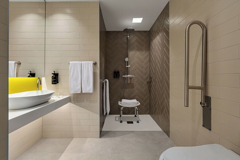 Holiday Inn Express �vora, An Ihg Hotel