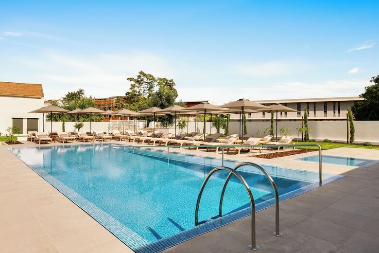 Holiday Inn Express �vora, An Ihg Hotel