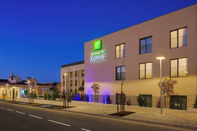 Holiday Inn Express �vora, An Ihg Hotel