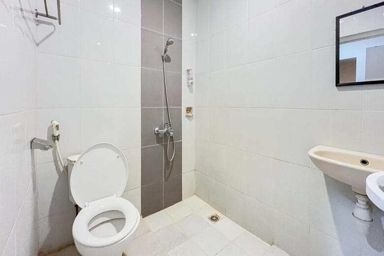 Urbanview Poma Hotel