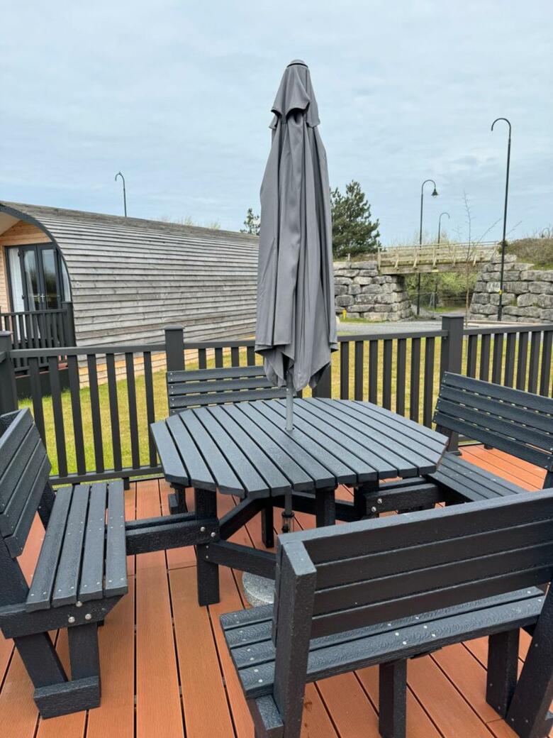 Ffrith Park Hotel Pods