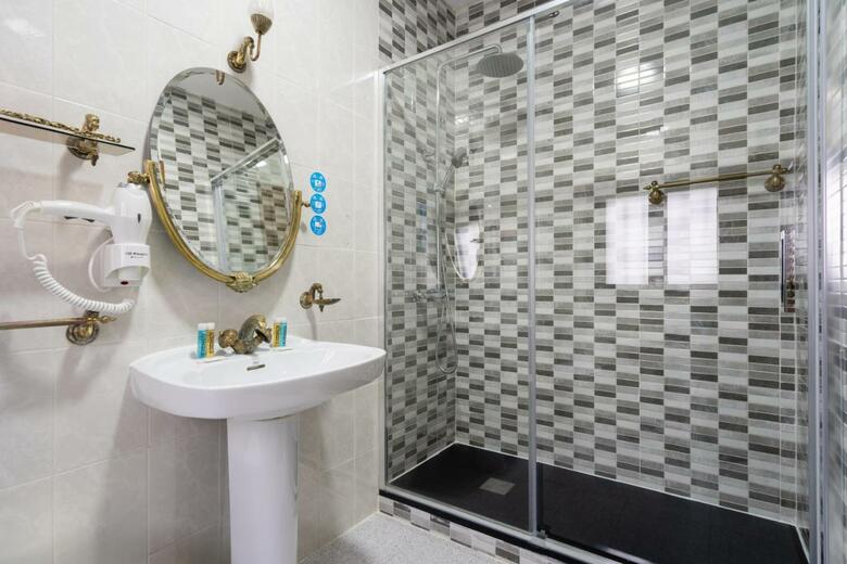 Hotel La Quinta De Santill�n