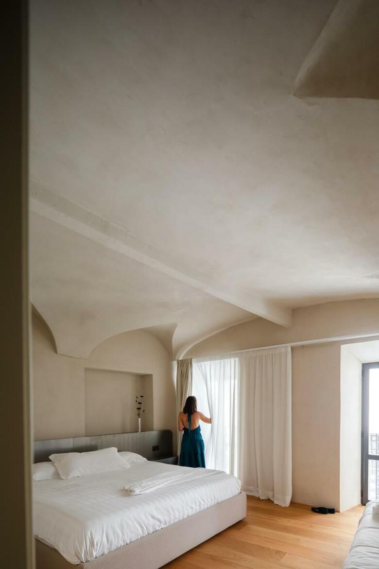 C10 Boutique Hotel