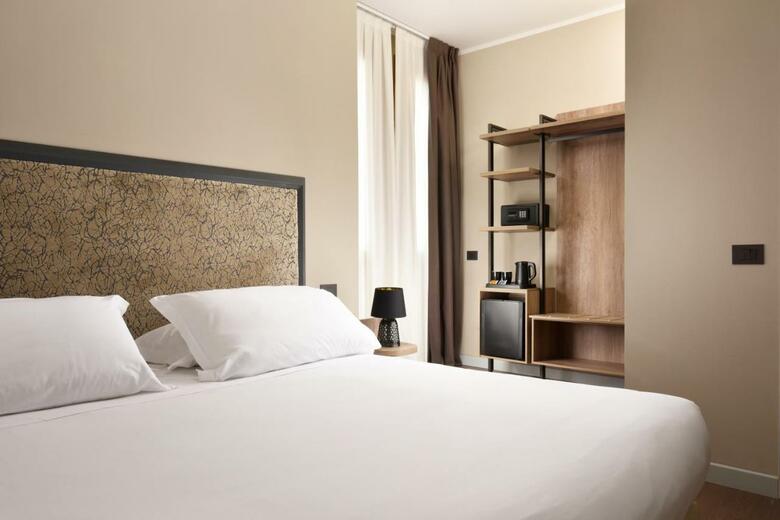 Essence Hotel
