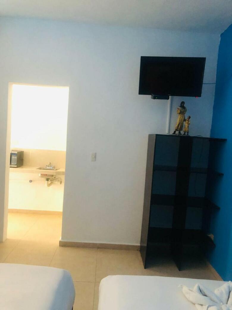 Easy Hotel