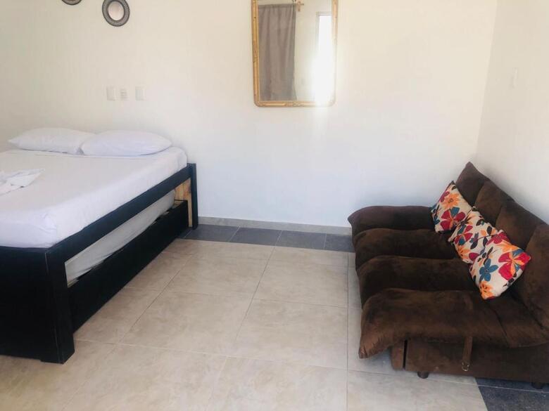 Easy Hotel