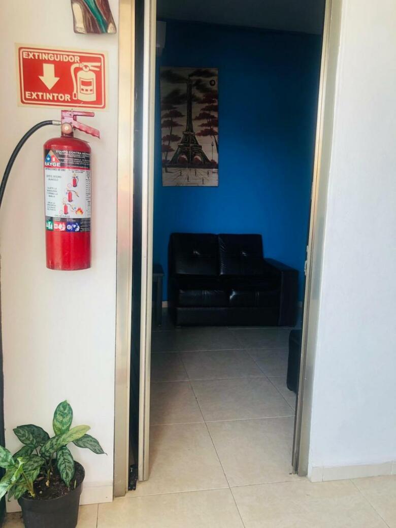 Easy Hotel